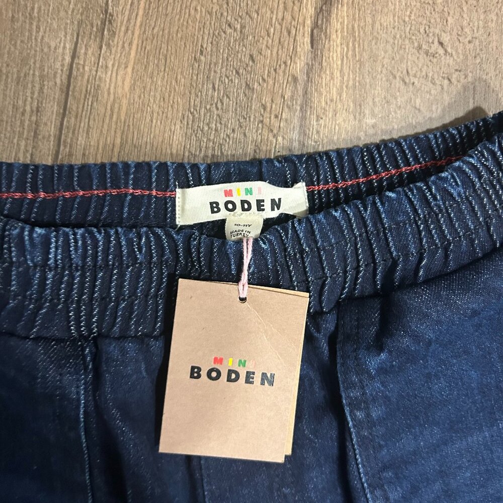 NWT!!! Mini Boden boys' dark denim wide-leg pull-on jeans. Size 10-11Y.